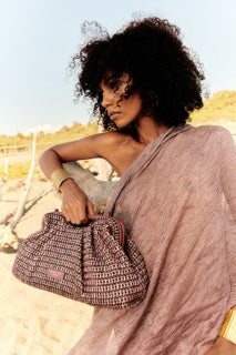 JANINE TABRU | Pletená clutch kabelka
