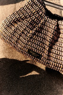 JANINE TABRU | Pletená clutch kabelka